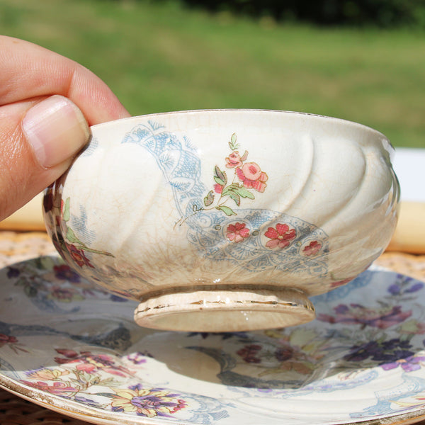 Ancienne tasse à thé + soucoupe en faïence de U & C Sarreguemines modèle Lavallière