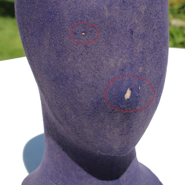 Ancienne marotte / présentoir / forme à chapeau / tête de modiste / feutrine coloris violet
