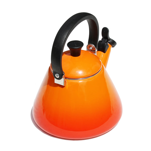 Bouilloire sifflante émaillée Le Creuset modèle Kone 1.6 litres / orange volcanique