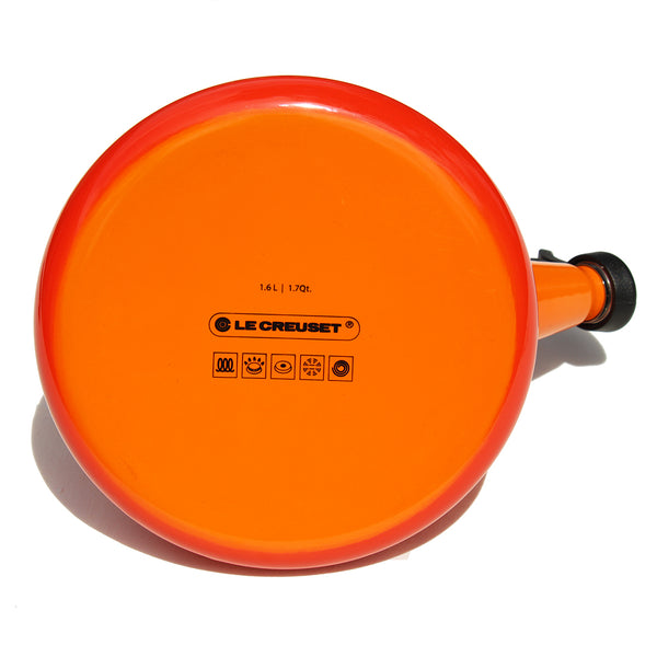 Bouilloire sifflante émaillée Le Creuset modèle Kone 1.6 litres / orange volcanique