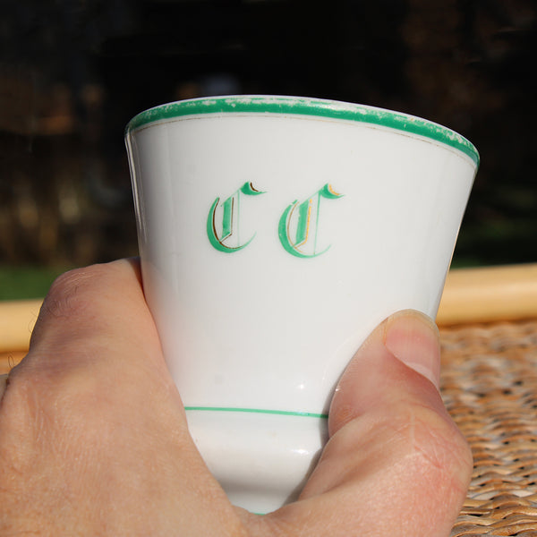 Ancien brûlot avec monogramme / tasse à café de bistrot en porcelaine