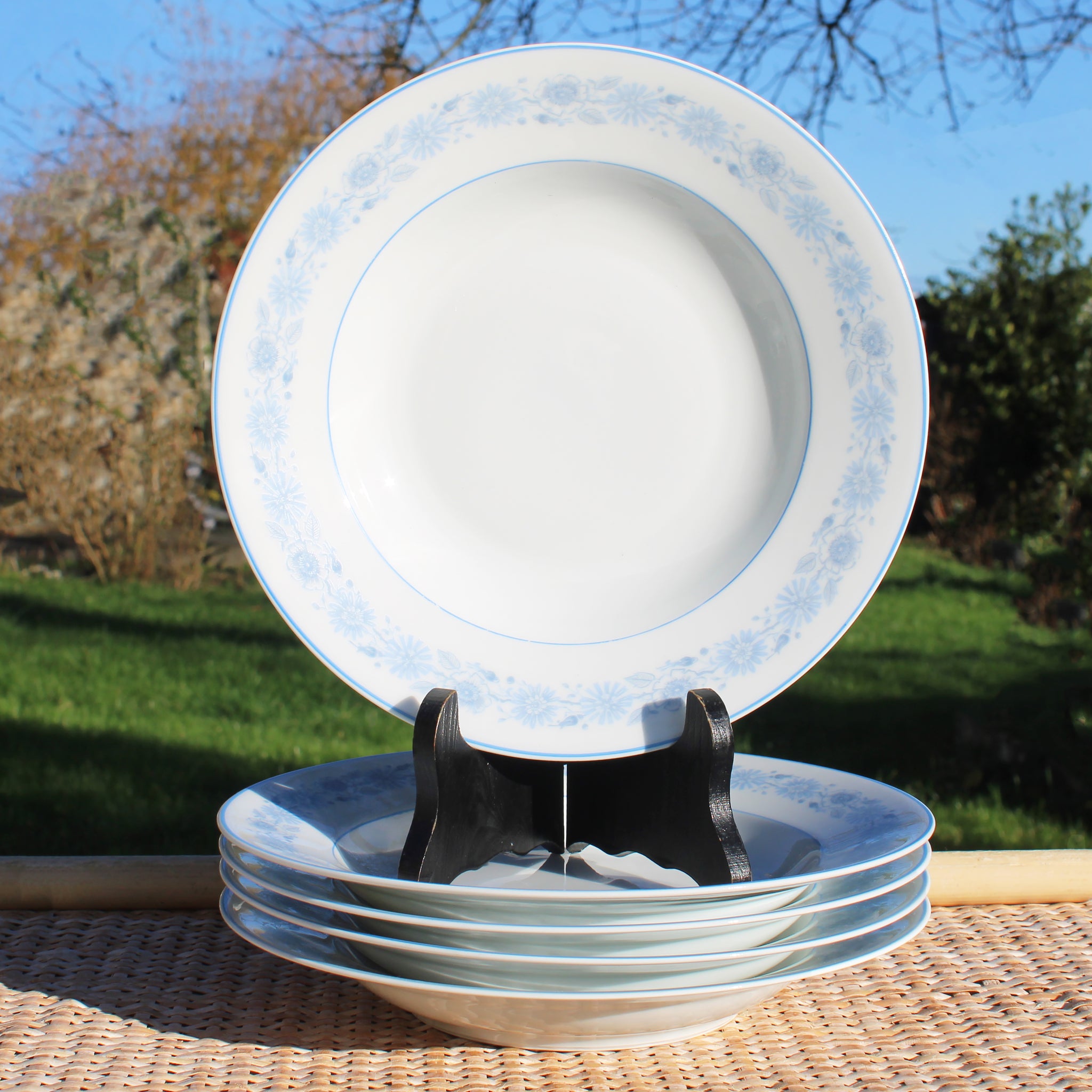 Lot de 5 assiettes creuses CH. Field Haviland Limoges décor floral bleu