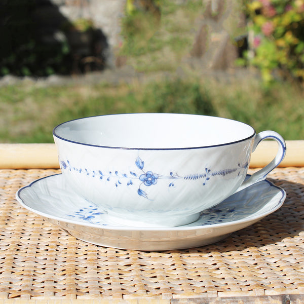 Tasse à chocolat / thé + soucoupe en porcelaine de Limoges par Bernardaud modèle Hortense