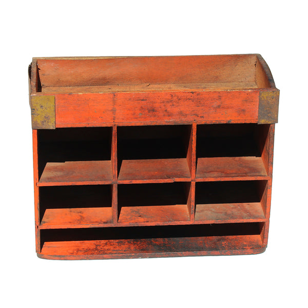 Ancien petit meuble d'atelier en bois / de métier à poser / de tri / à casiers