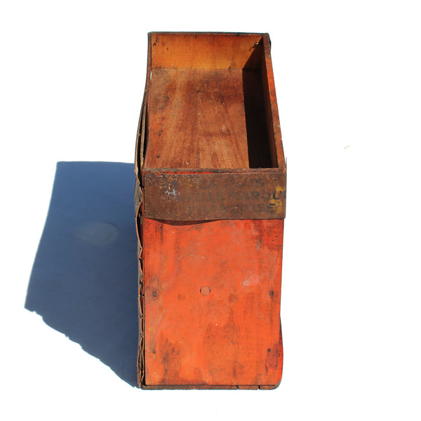 Ancien petit meuble d'atelier en bois / de métier à poser / de tri / à casiers