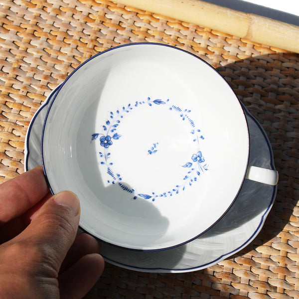 Tasse à chocolat / thé + soucoupe en porcelaine de Limoges par Bernardaud modèle Hortense