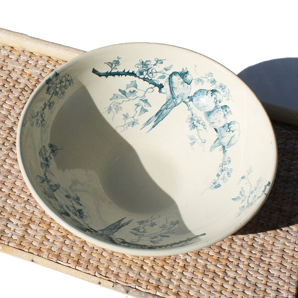 Grand saladier ancien en faïence Terre de Fer / modèle oiseaux style Favori