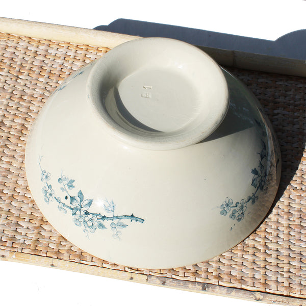 Grand saladier ancien en faïence Terre de Fer / modèle oiseaux style Favori