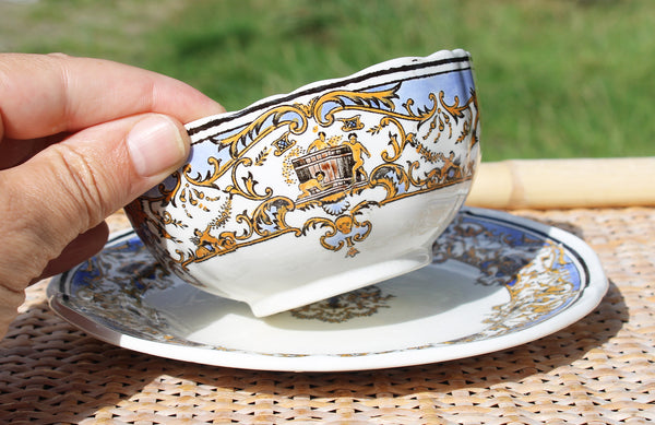 Ancienne tasse à déjeuner + soucoupe en faïence de Gien modèle Dionysos / Enfants au Pressoir