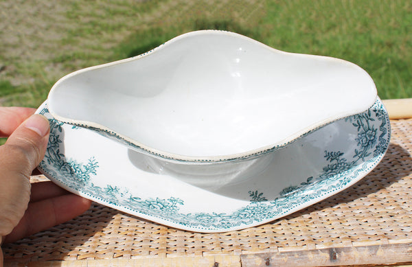 Ancienne saucière en faïence de St Amand les Eaux modèle Argenton