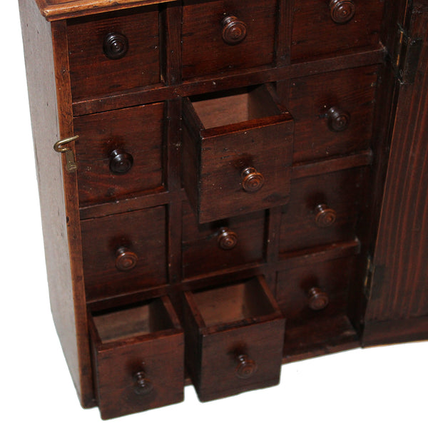 Ancienne petite armoire d'apothicaire / pharmacie / 12 tiroirs / layette