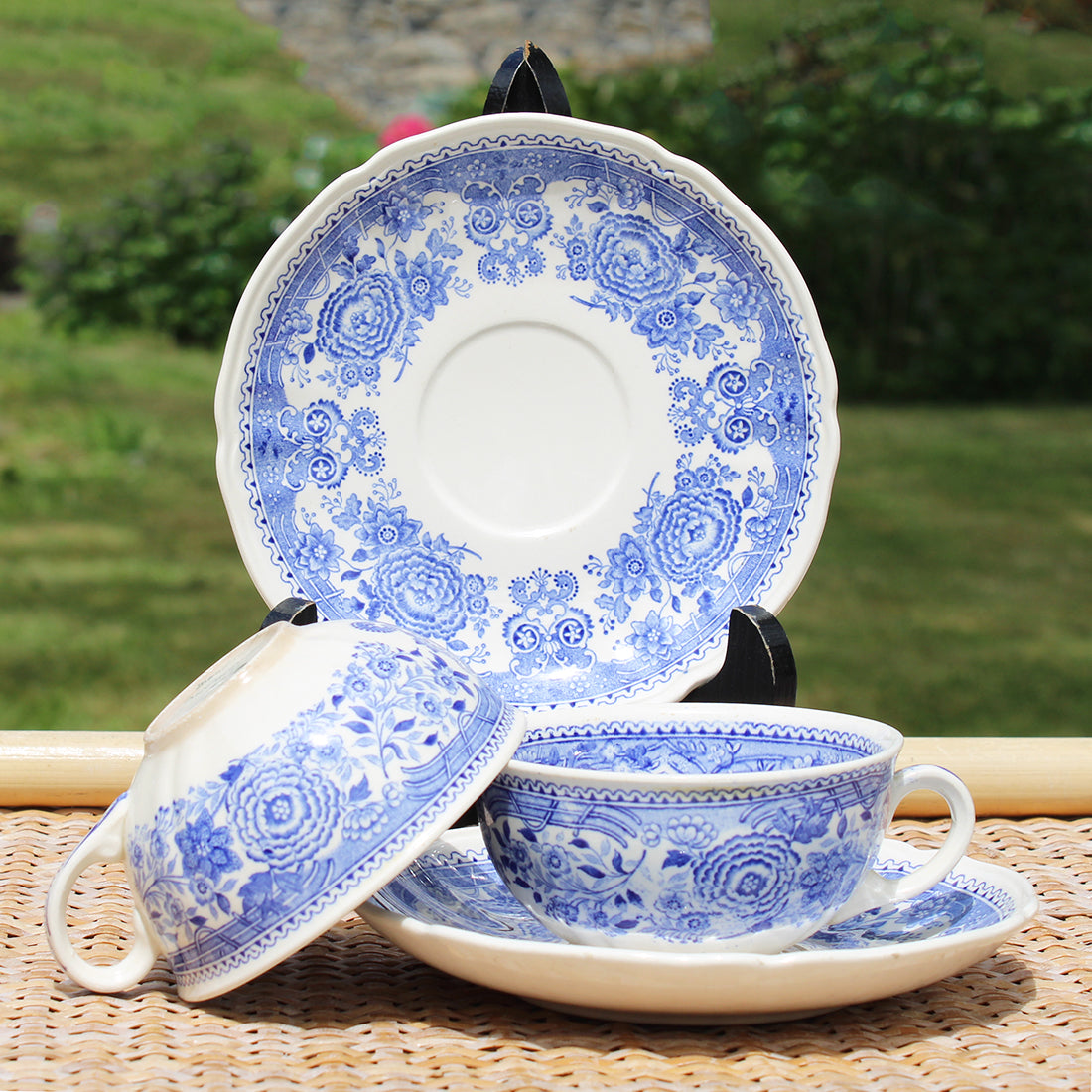 Paire de tasses à thé + soucoupes en faïence de Villeroy & Boch modèle Burgenland