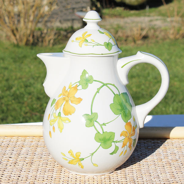 Verseuse / théière vintage en vitro-porcelaine de Villeroy & Boch modèle Geranium
