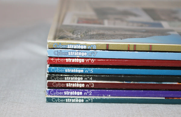 Ensemble / lot de 8 magazines 1 à 8 / revues Cyberstratège série 2 ( 2006 / 2007 )