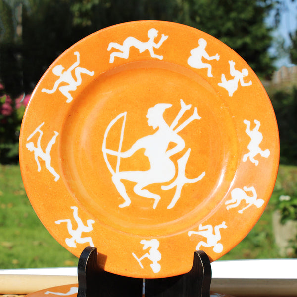 Série de 7 assiettes 21.8 cm vintage en porcelaine de Limoges peintures rupestres