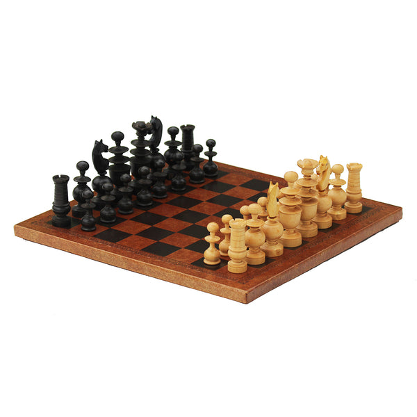 Jeu d'échecs vintage pièces en bois + échiquier rendu cuir