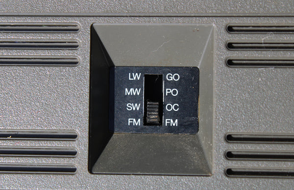 Electro vintage radio portative Schneider modèle SX 1590 de 1980