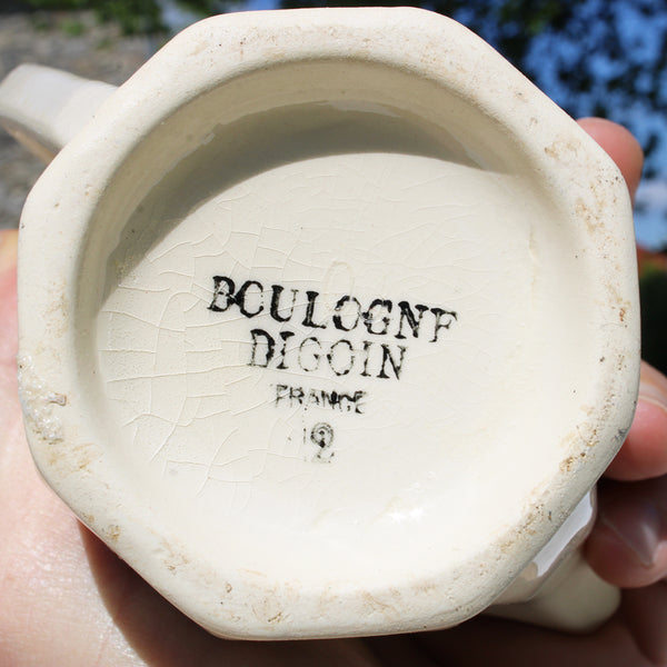 Ancien pot à lait / crémier en faïence de Digoin modèle Boulogne