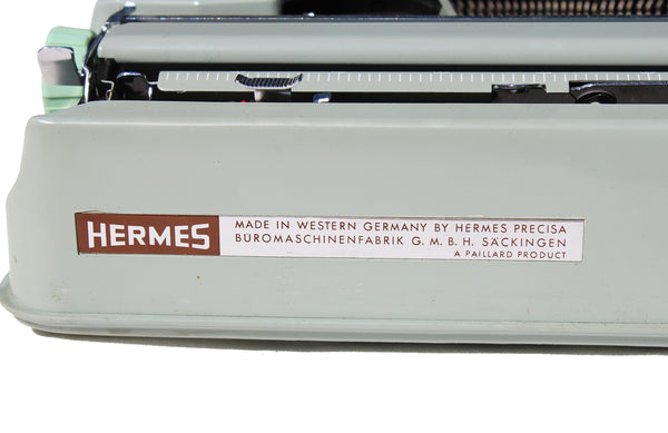 Machine à écrire portative vintage Hermes modèle Baby vert tilleul