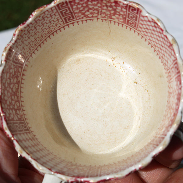 Ancienne tasse à café en faïence de Lunéville modèle dentelle