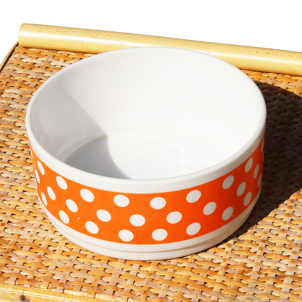 Saladier, Plat creux en arcopal avec petites fleurs orange Saladier, Plat creux en arcopal avec petites fleurs orange