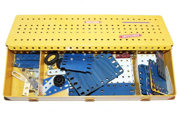 Boîte de rangement modulable jaune jeu Meccano avec diverses pièces