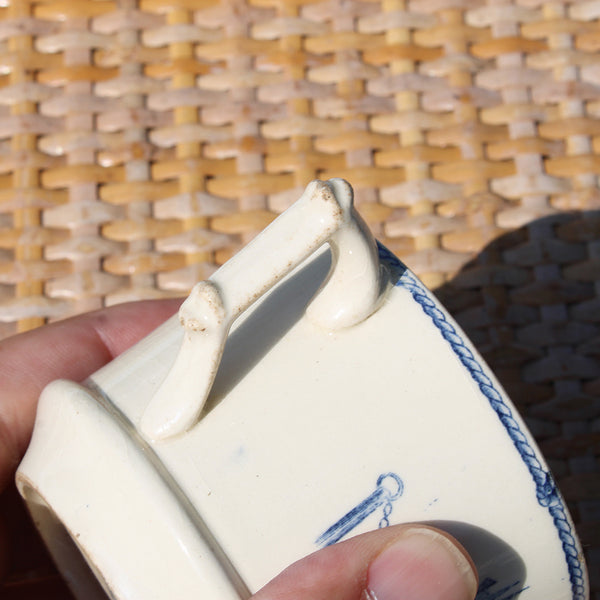 Ancienne tasse à café en faïence Terre de Fer de Gien modèle Marines