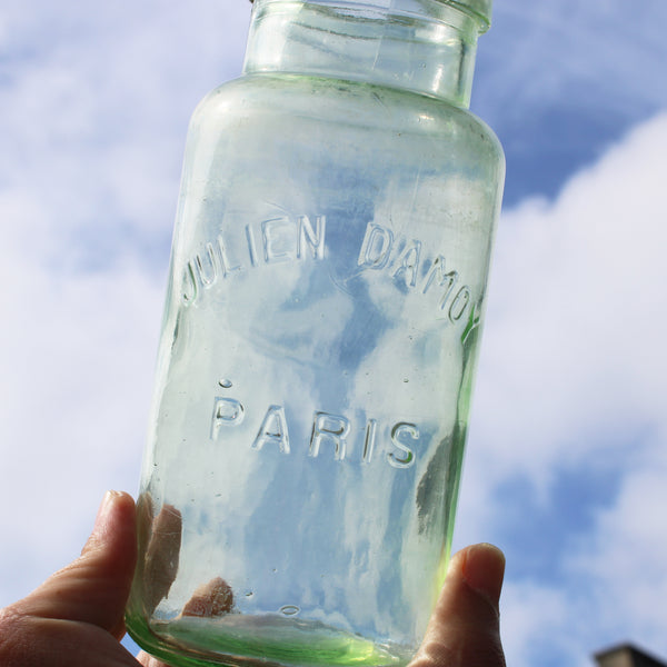 Ancien bocal à cornichons publicitaire Julien Damoy Paris ( verre ouraline ? )