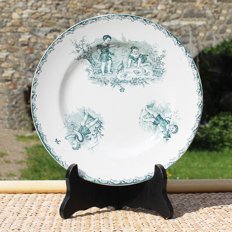 Ancienne assiette plate 22.5 cm en faïence de St Amand & Hamage modèle Groupe d'Enfants