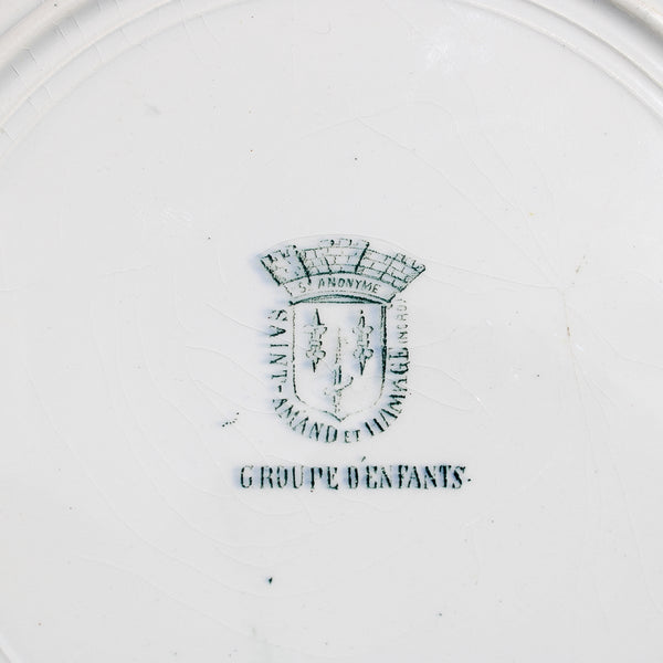 Ancienne assiette plate 22.5 cm en faïence de St Amand & Hamage modèle Groupe d'Enfants