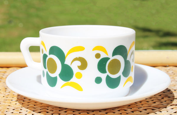 Paire de tasses à déjeuner + soucoupes en Arcopal vintage modèle Knorr style Lotus