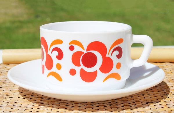 Paire de tasses à déjeuner + soucoupes en Arcopal vintage modèle Knorr style Lotus