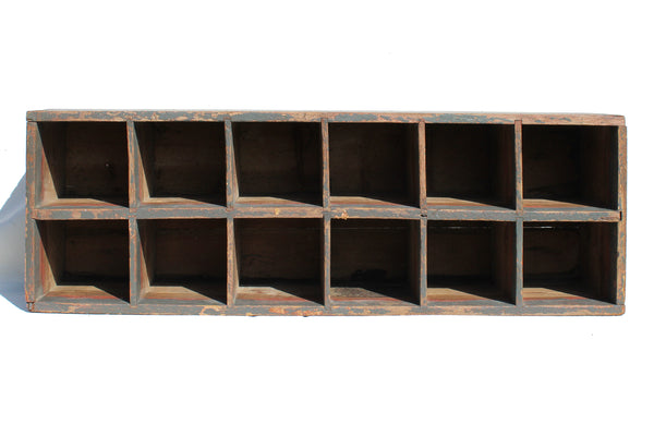 Ancien petit meuble d'atelier en bois 77 cm / de métier à poser / 12 casiers