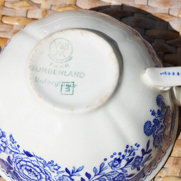 Paire de tasses à thé anciennes en faïence de Villeroy & Boch modèle Burgenland