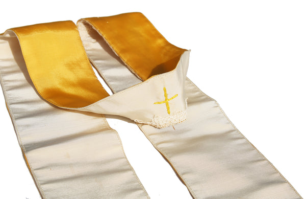 Ancien manipule liturgique / tissu de soie / religion