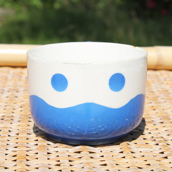 Ancienne tasse à café en faïence de Digoin Sarreguemines modèle bleu à pois