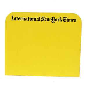 Panneau publicitaire de présentoir journal / International New York Times