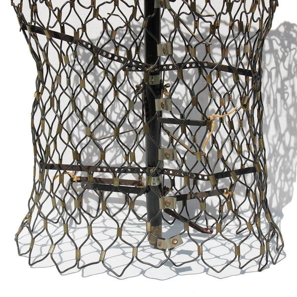 Ancien buste de mannequin de couture Idéal / Treillis métallique extensible du Jardin des Modes