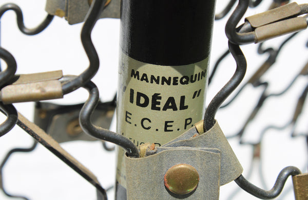 Ancien buste de mannequin de couture Idéal / Treillis métallique extensible du Jardin des Modes