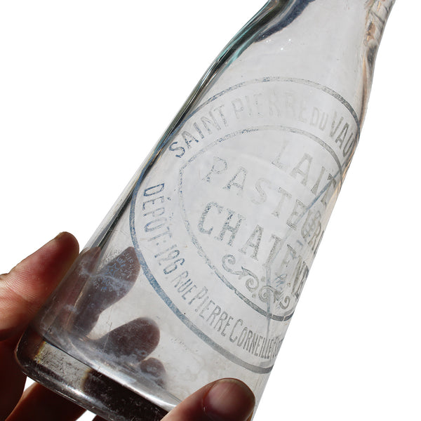 Ancienne bouteille de lait en verre / Laiterie Chatenet à Saint Pierre du Vauvray ( Eure )