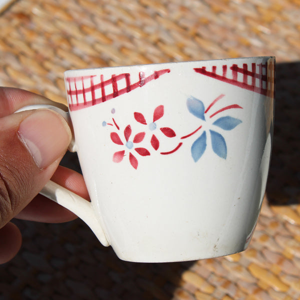 Duo de tasses à café anciennes en faïence de Digoin Sarreguemines modèle Françoise