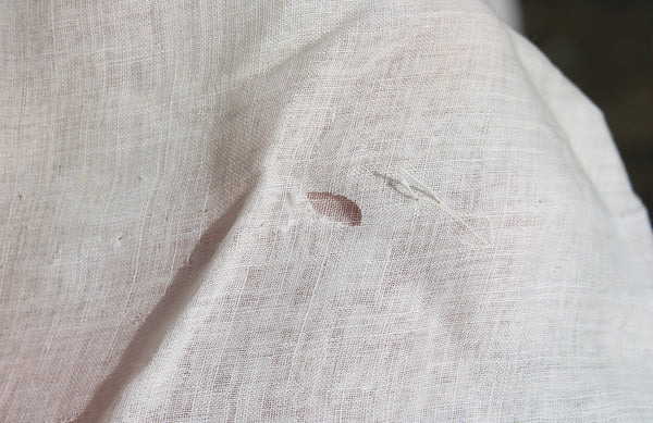 Ancien surplis de prêtre / vêtement liturgique de messe / religion