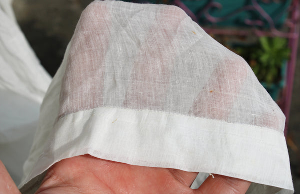 Ancien surplis de prêtre / vêtement liturgique de messe / religion