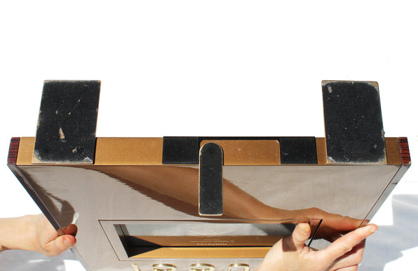 Présentoir publicitaire vintage Gucci / montres collection G-Timeless / Horsebit