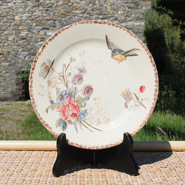 Ancienne assiette à dessert 21.5 cm en faïence polychrome Choisy le Roi E. Bourgeois oiseau