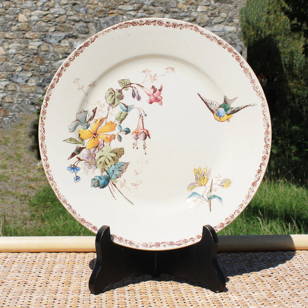 Ancienne assiette 24.6 cm en faïence polychrome Choisy le Roi E. Bourgeois oiseau