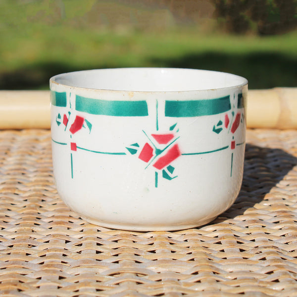 Ancienne tasse à café en faïence / modèle à fleurs art déco