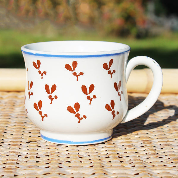 Ancienne tasse à café en opaque de Lunéville / modèle à fleurs