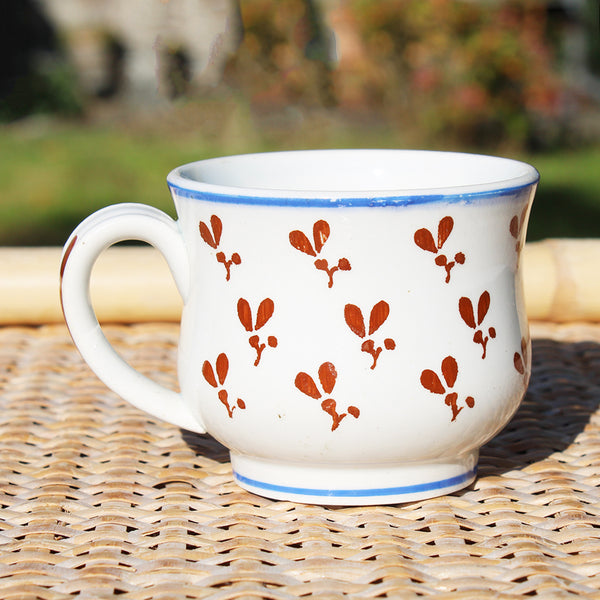 Ancienne tasse à café en opaque de Lunéville / modèle à fleurs