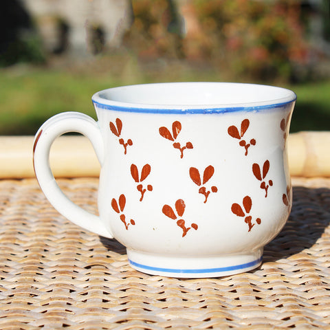 Ancienne tasse à café en opaque de Lunéville / modèle à fleurs